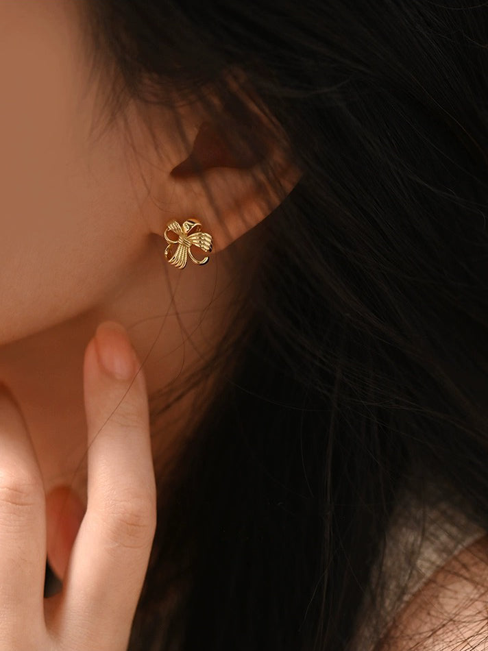 ピアス