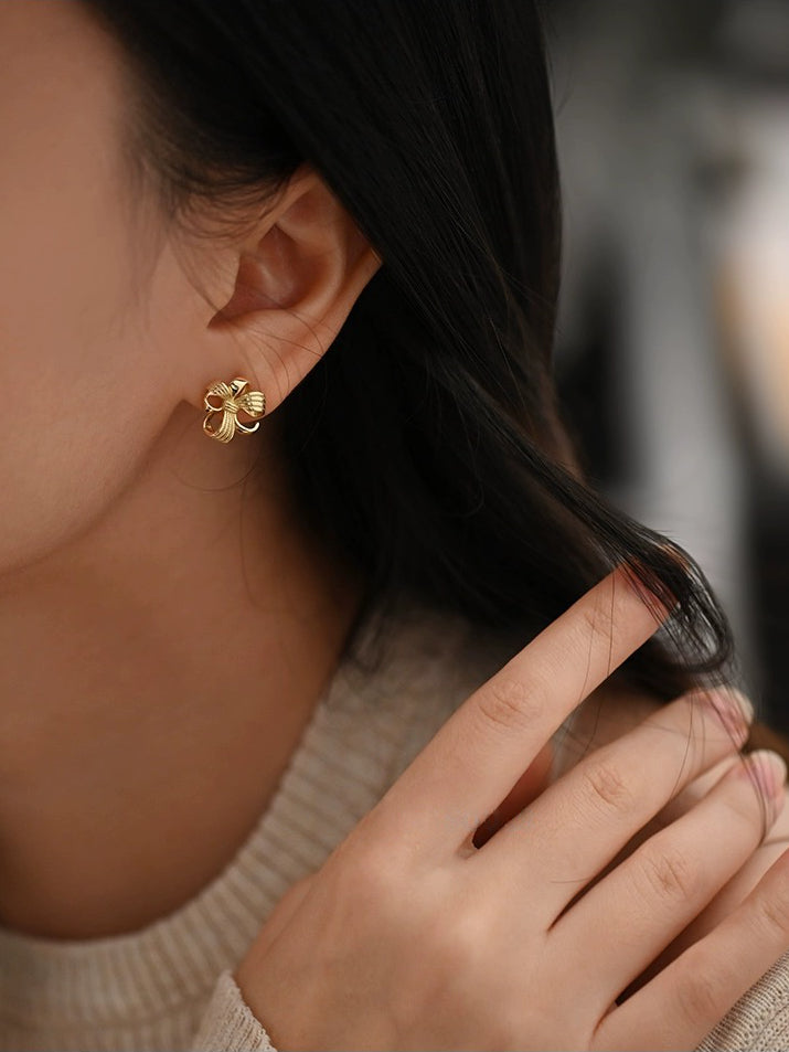 ピアス